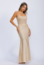 Load image into Gallery viewer, Form-fitting / sheath silhouette with a fitted bodice that flows into a sleek skirt #EK129