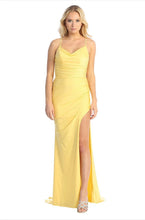 Load image into Gallery viewer, Form-Fitting Evening Gown With A Glamorous And Sensual Silhouette
