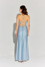 Load image into Gallery viewer, Form-fitting / sheath silhouette with a fitted bodice that flows into a sleek skirt #EK129
