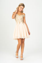Load image into Gallery viewer, Paisley Off-Shoulder
